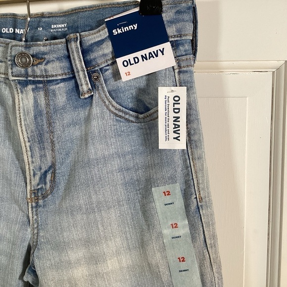 Old Navy NWT Skinny Built In Flex Boys Denim Distressed Jeans.   Size 12 - Picture 3 of 8